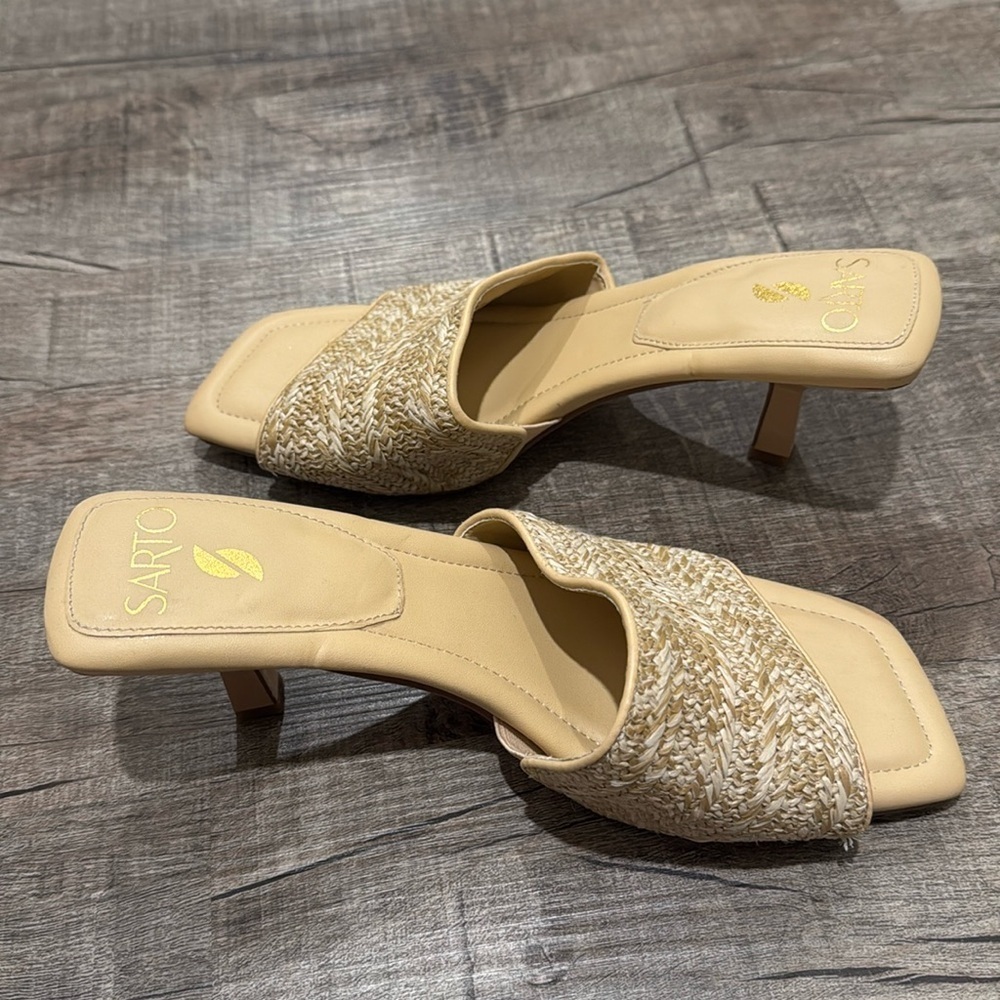 NWOB!! Franco Sarto - Betty Square Toe Sandal - Tan - Size 9M